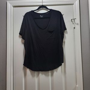 No Boundaries Plus Size XXXL V-Neck Top